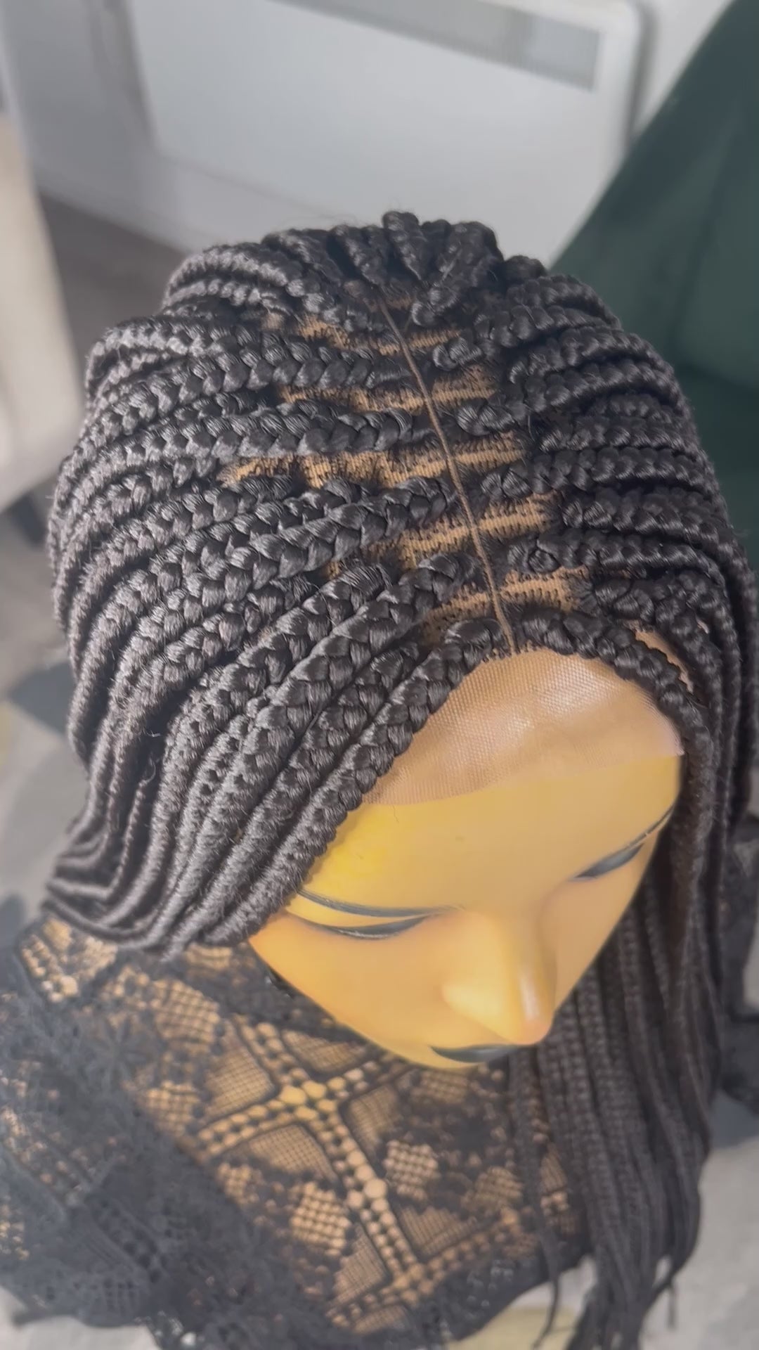 Charger la vidéo: Medium Box Braided Wig - 1b