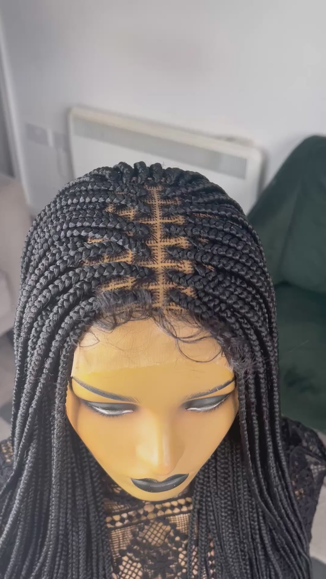 Charger la vidéo: Box Braided Wig - Color 1, 20 inches