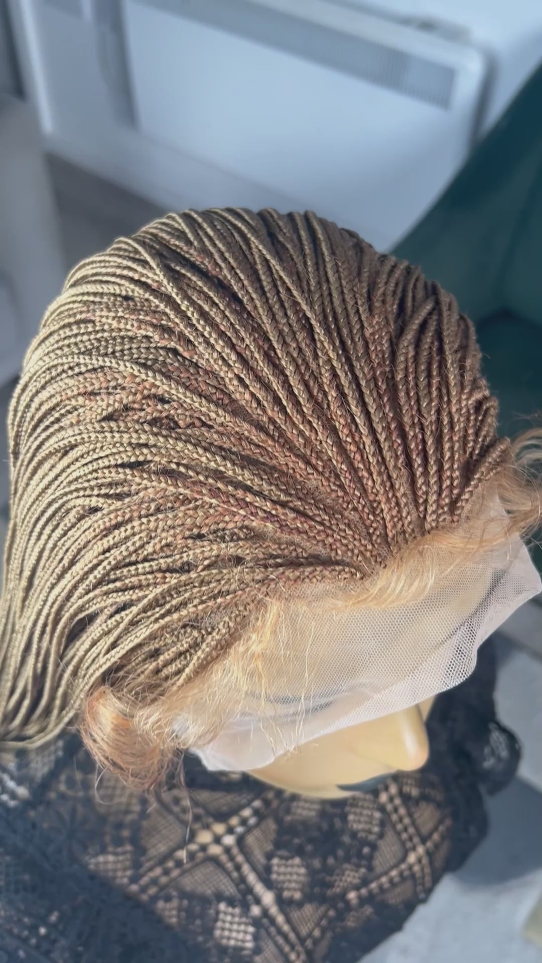 Charger la vidéo: Micro Box Braided Wig - Color 27