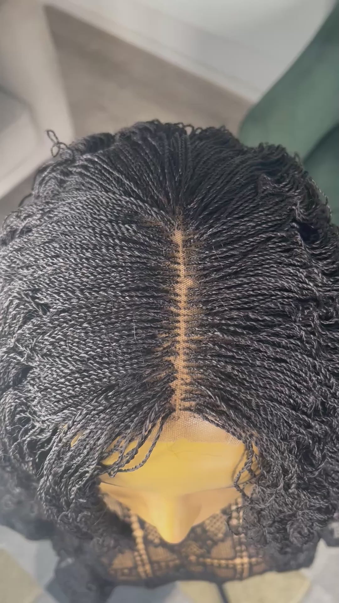 Charger la vidéo: Micro Senegalese Twists with Curls - Color 1b