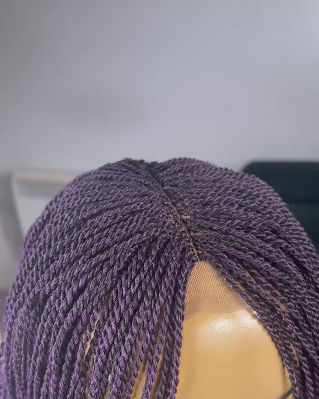 Charger la vidéo: Dark Purple Kinky Twists with Curls